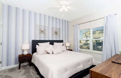 Davenport House | Glam 4BR Townhome, Pool, Champions Gate - Sleeps 11 - 1112