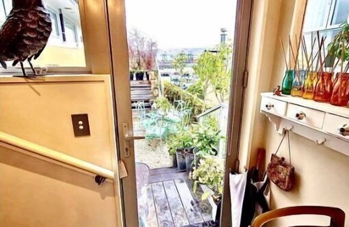 Lyttelton Apartment | Glamping in Luxury, Outdoor Bathroom With Boatshed Theme, Apartment, Sea Views!