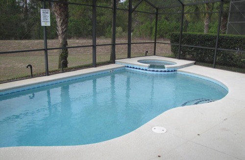 Calabay Parc Villa | Glen Villa - Huge 5 Bed 4 Bath Home Newly Modernized Secluded Pool Deck