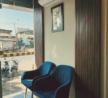 Kurla West House | Glitz Beverly-Near US Consulate Kurla