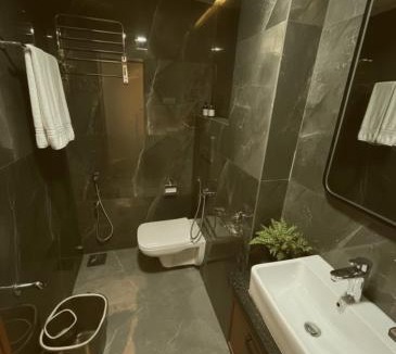 Kurla West House | Glitz Beverly-Near US Consulate Kurla