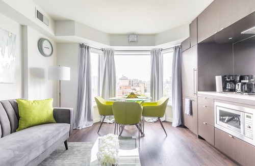 Bloor-Yorkville Apartment | GLOBALSTAY. Charming Yorkville Condos