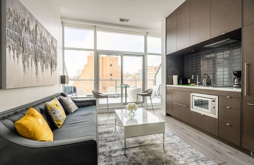 Bloor-Yorkville Apartment | GLOBALSTAY. Charming Yorkville Condos
