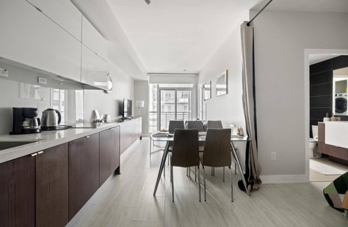 CityPlace Condo | GLOBALSTAY. High Floor in Downtown Toronto 1bd+den