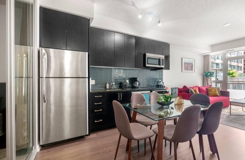Mount Pleasant West Condo | GLOBALSTAY. New Modern 2Br 2Ba Condo Lillian St