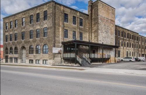Stratford Apartment | Glyn Rhosyn Loft