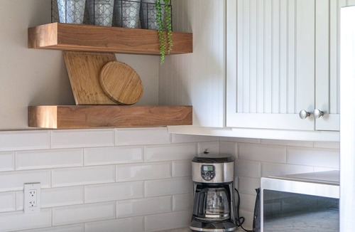 Wellington Other | Golden Field Farmhouse @stayinpec