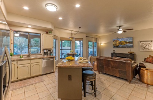 Gold Canyon House | GOLF Oasis, MT Views, Htd POOL, Spa, Putt Green, Shuffleboard, 2 Bikes, Smart TVs