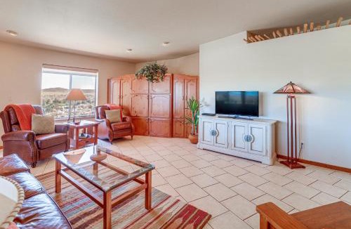 Prescott Country Club House | Golfer's Haven! Mtn-View Dewey Gem w/Pool Access