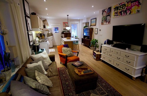 Leslieville House | Good Vibes Suite 93 Walk Score & 91 Transit Score