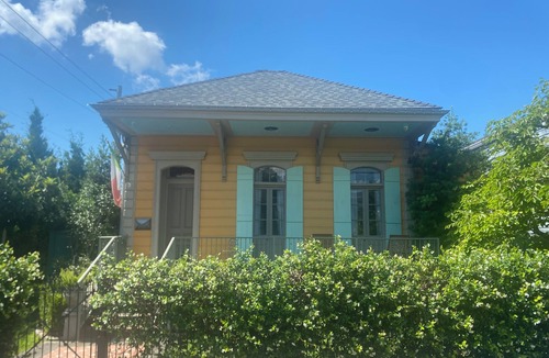 Touro Apartment | Gorgeous 1 Bed/1 Bath Just Steps to Magazine St and Garden District!
