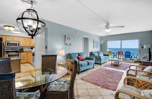 Pensacola Beach Condo | 🌊Gorgeous 2BR,Beachfront|Regency Towers 702 West🌊