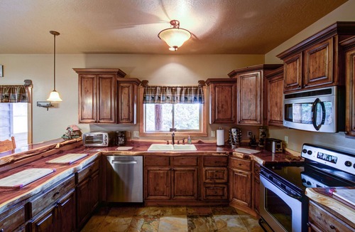 Long Valley Junction House | Gorgeous 5-Star Chalet Mid-way Between Bryce & Zion - Read our reviews!