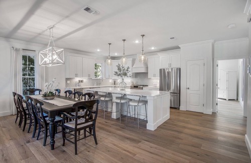 Crystal Beach House | Gorgeous 6 Bed, Private Pool, Complimentary Beach Service & 6 Seat Golf Cart!