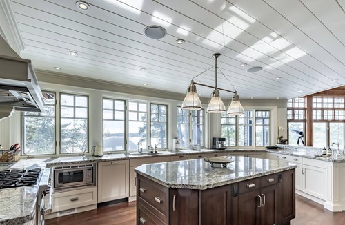 Seguin Cottage | Gorgeous 6 bedroom | 6 bathroom cottage with living quarters in Boathouse!