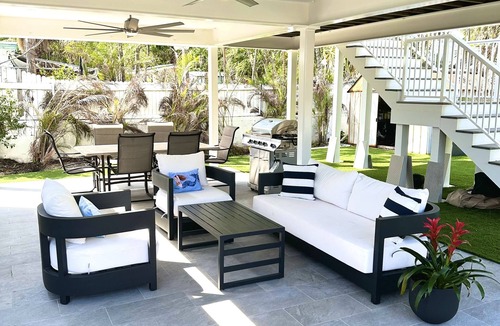 Midtown House | Gorgeous beach bungalow just steps from the beach!