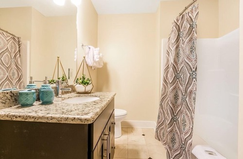 Central Business District Condo | Gorgeous condo in Merchant Lofts by Hosteeva