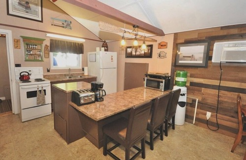 East Ferris Cottage | Gorgeous lakefront property, beautiful view, privacy and space.