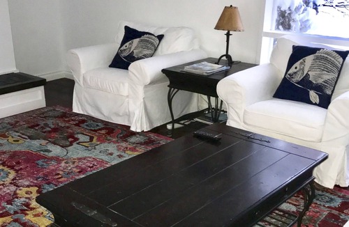 Thornbury House | Gorgeous rental home on Street across from Georgian Bay - Hot Tub - views