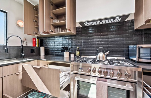 La Buena Vida Estates House | Graduation Stay-Foothills Home-Private Pool
