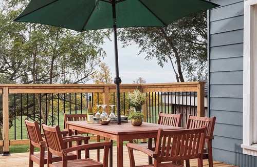 Waupoos House | Gran Roble - Charming Countryside Retreat