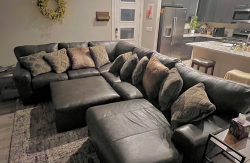 Williams House | Grand Canyon Getaway - Spacious 2BR/2BA Home - Next to golf course - Game room