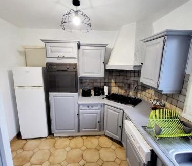 Tremblay-en-France Apartment | Grand pavillon avec jardin