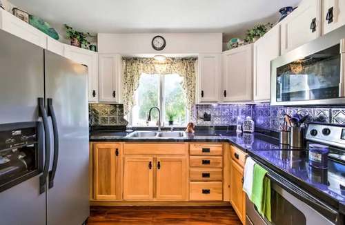 Hummelstown House | Grand Saltwater Oasis Retreat !