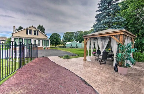 Hummelstown House | Grand Saltwater Oasis Retreat !