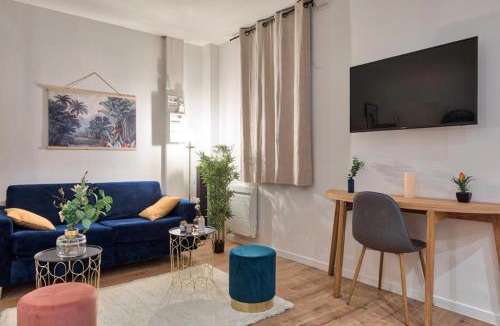 5th Arrondissement Apartment | Grand Studio au Cœur de Paris quartier Latin