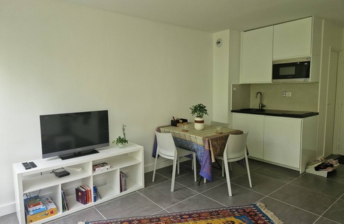 Montreuil Apartment | Grand Studio, Calme et Lumineux en Centre-ville