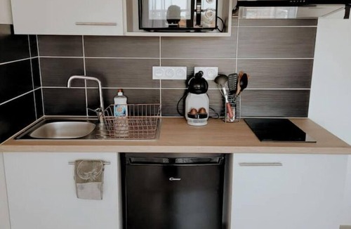 Le Blanc-Mesnil Apartment | Grand Studio Design 25 min Paris & 15 min Roissy Airport