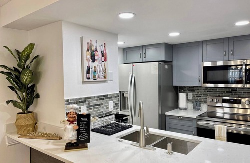 Royal Palm Bay Apartment | Grand Superior Bay 3BR Condo Near Disney