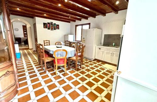 Saint-Maur Creteil House | Grande maison tout confort - 5 chambres 5 salles de bain - RER A - Paris - Disney