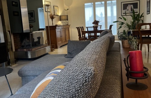 Vitry-sur-Seine House | Grande Maison à Paris ou Tout Comme