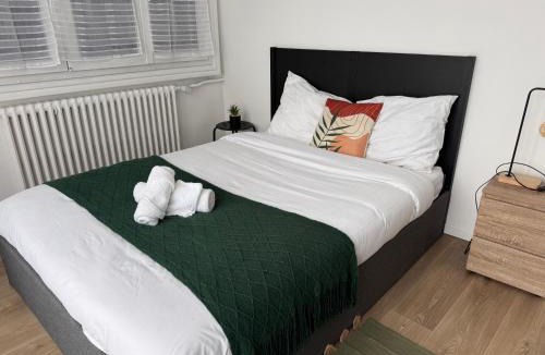 Neuilly-Plaisance House | Grande maison centre ville - 5CH - 14 Pers