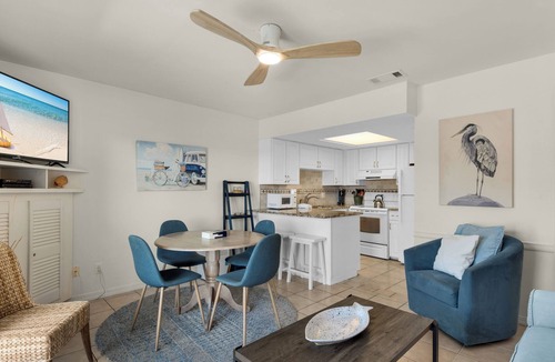 Avalon Beach Estates Condo | Great 1 Bedroom at Summer Breeze!