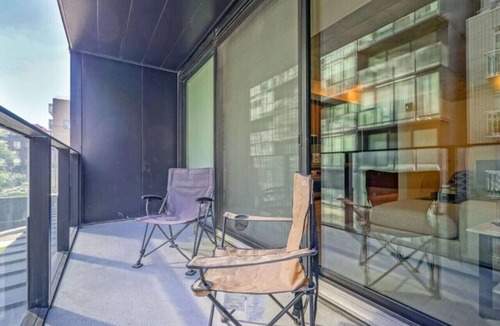 Fashion District Apartment | Great 1BR Condo in King West