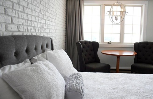 Kingston Hotel | Green Acres Inn