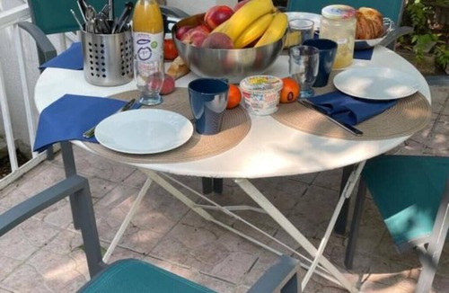 La Courneuve Apartment | Green N'est - Self-contained apartment with terrace and garden just outside Paris