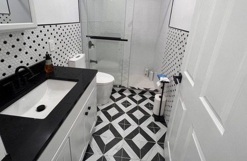 Valley Stream Cottage | Guest Suite near JFK in Valley Stream, NY