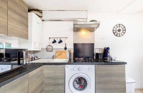 Drancy Apartment | GuestReady - Canal-side Comfort in Business Bay
