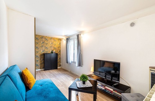 Drancy Apartment | GuestReady - Canal-side Comfort in Business Bay
