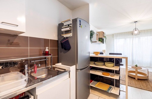 Rosny-sous-Bois Apartment | GuestReady - Elevated Elegance with City Views