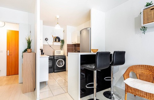 Rosny-sous-Bois Apartment | GuestReady - Elevated Elegance with City Views