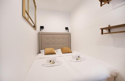 Quartier de la Porte-Saint-Denis Apartment | GuestReady - Studio with Jacuzzi in the 10 th