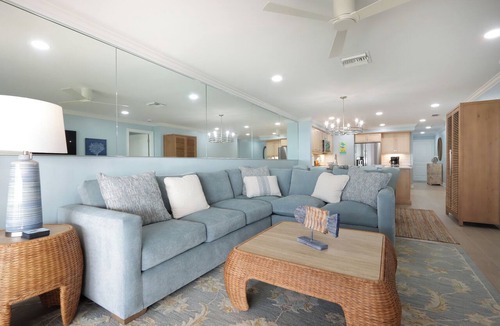 Sanibel Condo | Gulf Front, Top Floor, Updated Three Bedroom Condo - Sanddollar C303