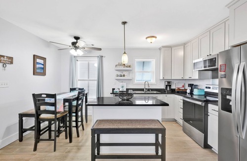 Saint Elmo House | Gulf Views | Pet Friendly | Private Pool | Beach Access