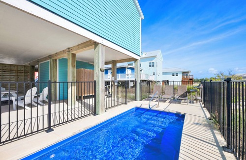 Saint Elmo House | Gulf Views | Pet Friendly | Private Pool | Beach Access