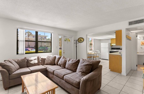 St. Pete Beach Condo | 🌴 Gulf Winds #1402 — Spacious 1BR Condo with 2 Bathrooms & Flexible Sleeping Options
